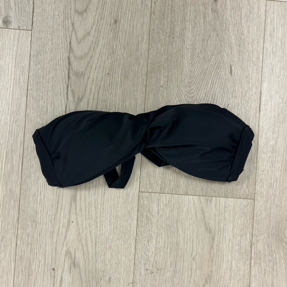 Ripzone Women’s Black Strapless Bikini Top